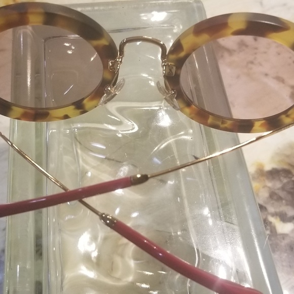 Miu Mui - Picture 2 of 8